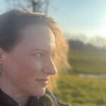 Cornelia schaut zuversichtlich nach vorn.